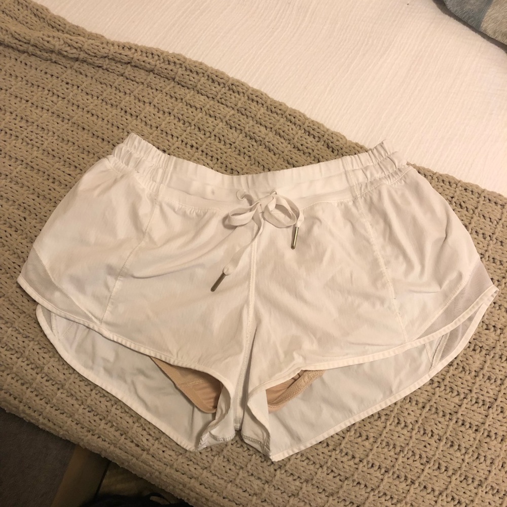 Lululemon Hotty Hot Shorts 2.5”